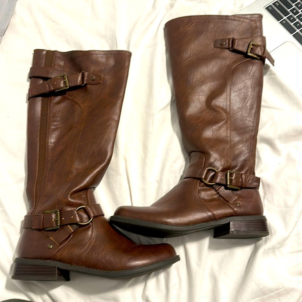 Guess shoes, dark brown with buckles